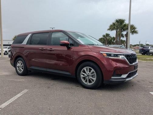 2024 Kia Carnival LX