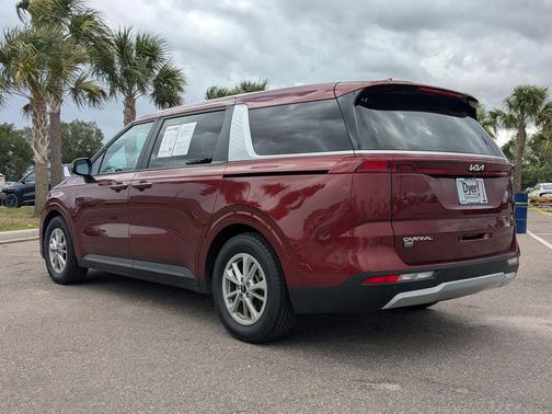 2024 Kia Carnival LX