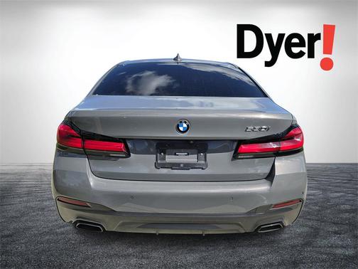 2022 BMW 530 i