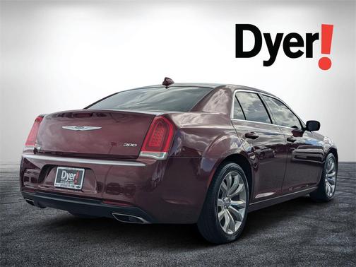 2019 Chrysler 300 Touring