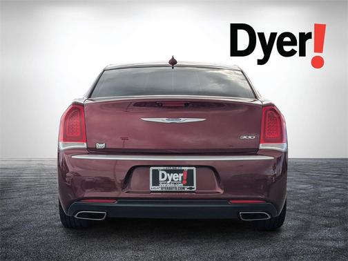 2019 Chrysler 300 Touring