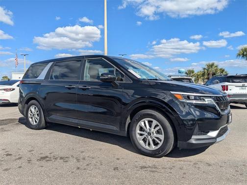 2024 Kia Carnival LX