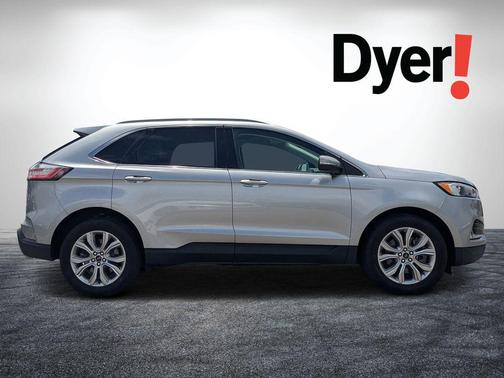 Iconic Silver Metallic 2024 Ford Edge Titanium