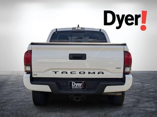 White 2022 Toyota Tacoma SR5