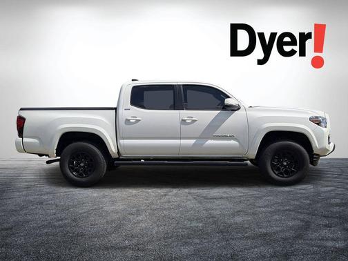 White 2022 Toyota Tacoma SR5