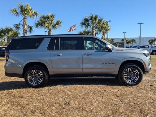 2025 Chevrolet Suburban 4WD Z71