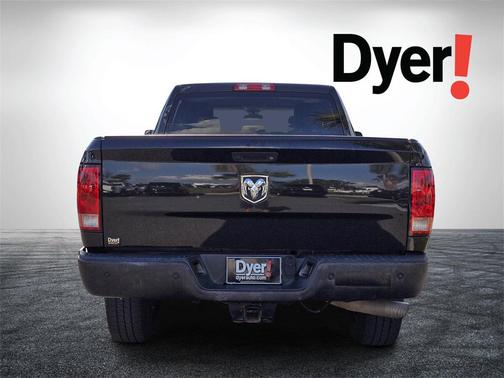 2017 RAM 3500 Tradesman Crew Cab 4x2 6'4' Box