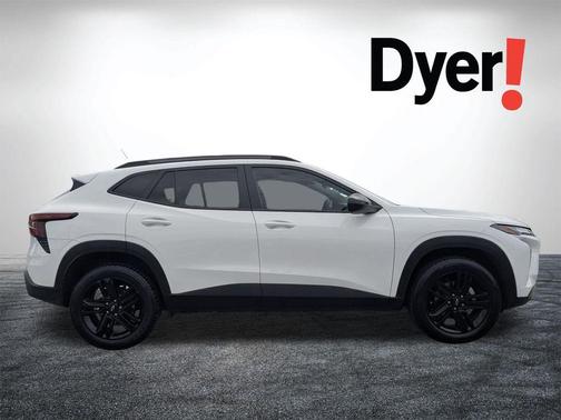 Summit White 2025 Chevrolet Trax FWD ACTIV
