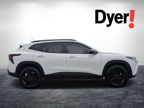 Summit White 2025 Chevrolet Trax FWD ACTIV