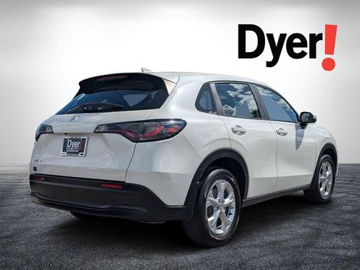 Platinum White Pearl 2025 Honda HR-V LX