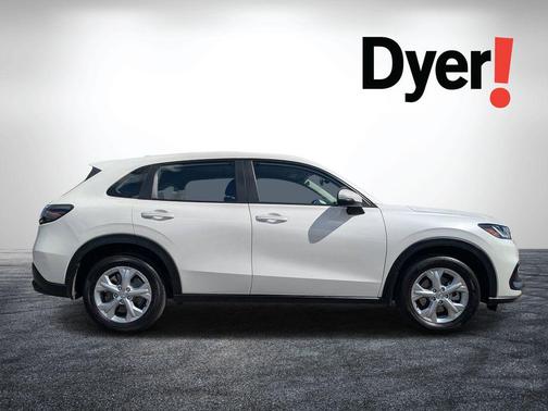 Platinum White Pearl 2025 Honda HR-V LX