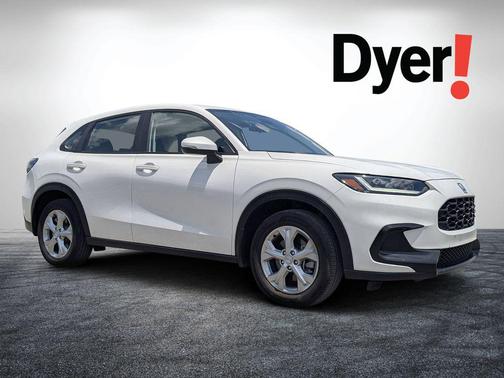 Platinum White Pearl 2025 Honda HR-V LX