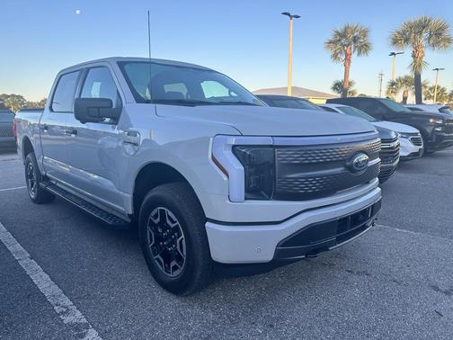 2023 Ford F-150 Lightning XLT