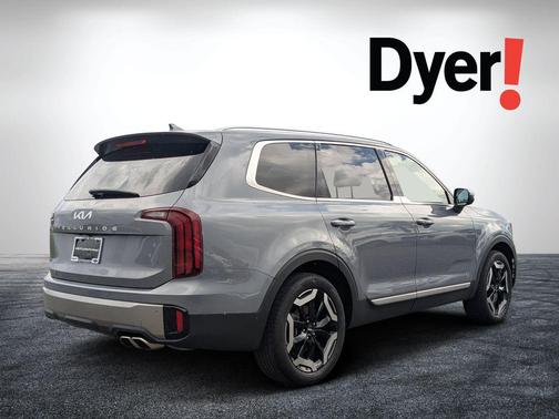 Everlasting Silver 2025 Kia Telluride S