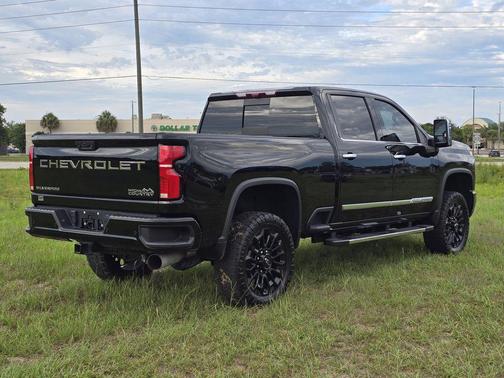 Black 2024 Chevrolet Silverado 2500 High Country