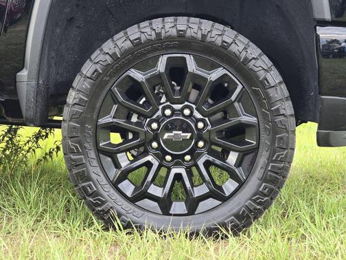 Black 2024 Chevrolet Silverado 2500 High Country