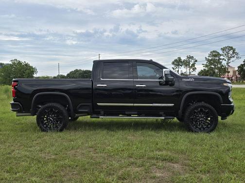 Black 2024 Chevrolet Silverado 2500 High Country