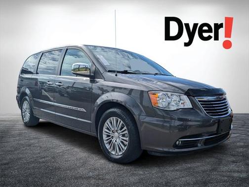 2016 Chrysler Town & Country Touring-L