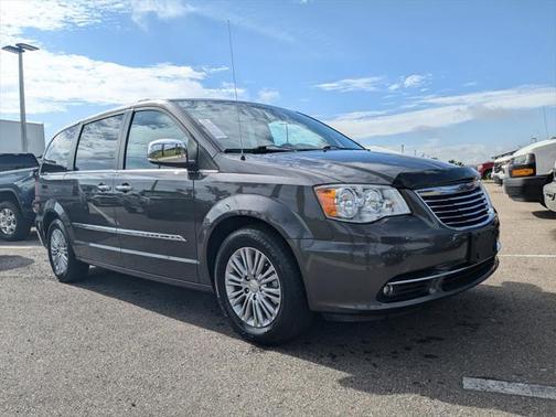 2016 Chrysler Town & Country Touring-L