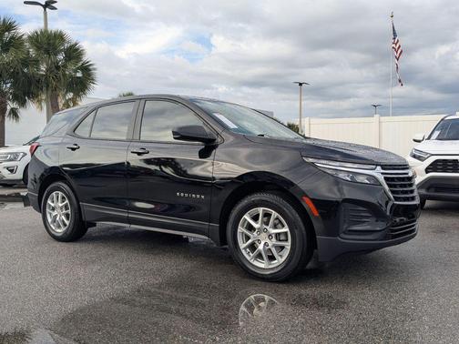 Mosaic Black Metallic 2024 Chevrolet Equinox LS