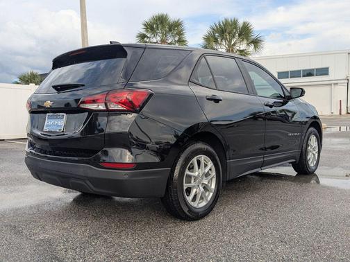 Mosaic Black Metallic 2024 Chevrolet Equinox LS