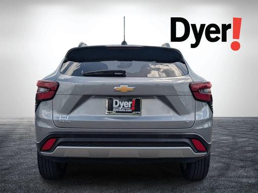Sterling Gray Metallic 2025 Chevrolet Trax LT