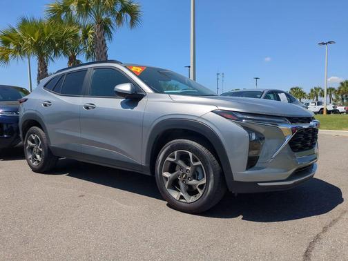 2025 Chevrolet Trax LT