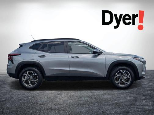 Sterling Gray Metallic 2025 Chevrolet Trax LT