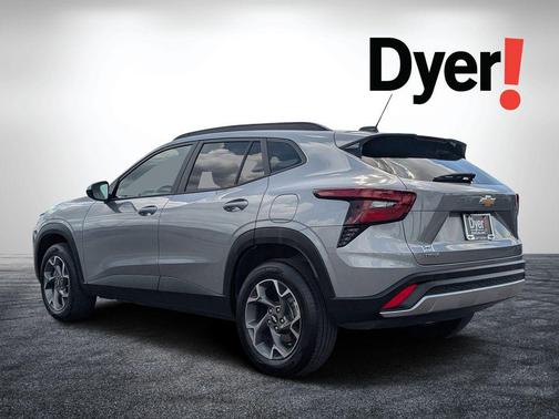 Sterling Gray Metallic 2025 Chevrolet Trax LT