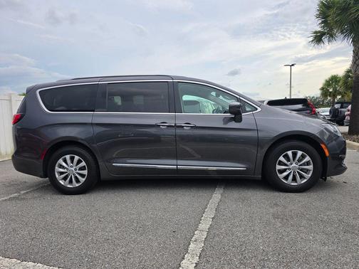 Granite Crystal Metallic Clearcoat 2019 Chrysler Pacifica Touring L