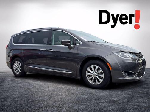 Granite Crystal Metallic Clearcoat 2019 Chrysler Pacifica Touring L