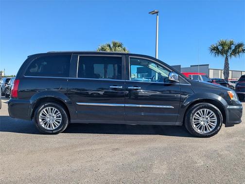 2015 Chrysler Town & Country Touring-L