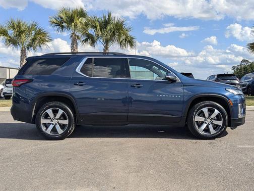 Northsky Blue Metallic 2022 Chevrolet Traverse LT Leather