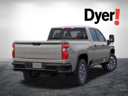 Summit White 2026 Chevrolet Silverado 2500 Custom