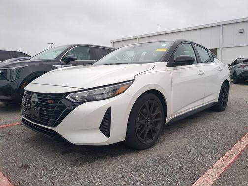 Aspen White/Super Black 2025 Nissan Sentra SR