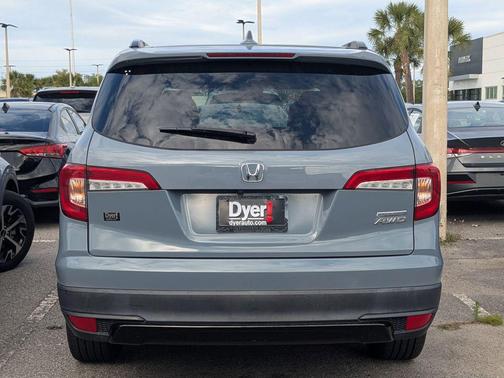Sonic Gray Pearl 2022 Honda Pilot AWD Special Edition