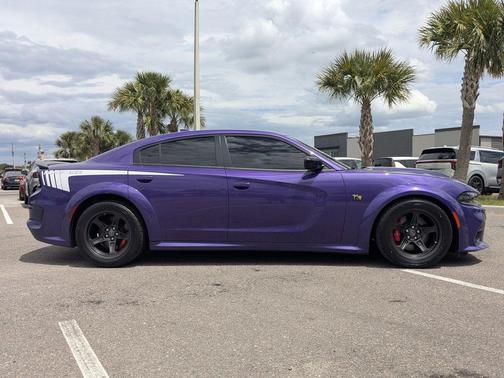 Plum Crazy Pearlcoat 2023 Dodge Charger R/T Scat Pack