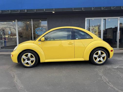 Yellow 2002 Volkswagen New Beetle GLS 1.8T