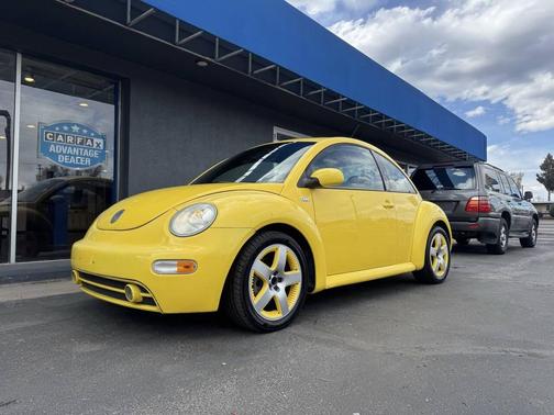 Yellow 2002 Volkswagen New Beetle GLS 1.8T