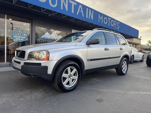 Titanium Gray Metallic 2005 Volvo XC90 2.5T