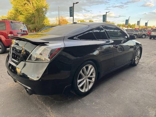 Black 2010 Nissan Altima 3.5 SR