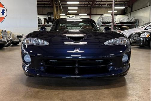 Deep Sapphire Blue Pearlcoat 2001 Dodge Viper GTS