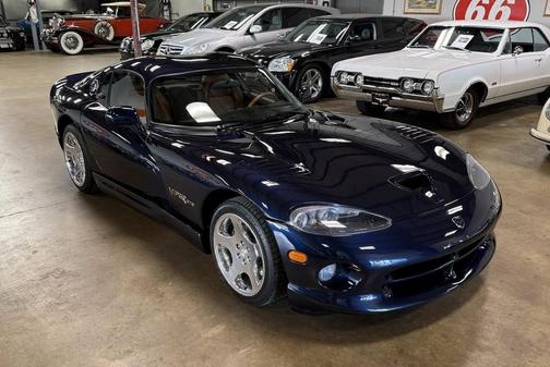 Deep Sapphire Blue Pearlcoat 2001 Dodge Viper GTS