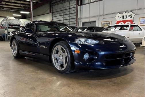Deep Sapphire Blue Pearlcoat 2001 Dodge Viper GTS