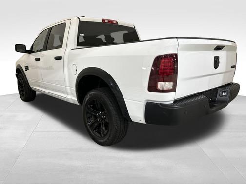 2024 RAM 1500 Classic Warlock Crew Cab 4x4 5'7' Box