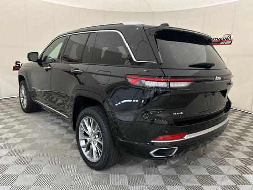 2022 Jeep Grand Cherokee Summit