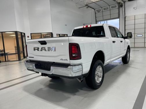 2025 RAM 2500 Big Horn Crew Cab 4x4 6'4' Box