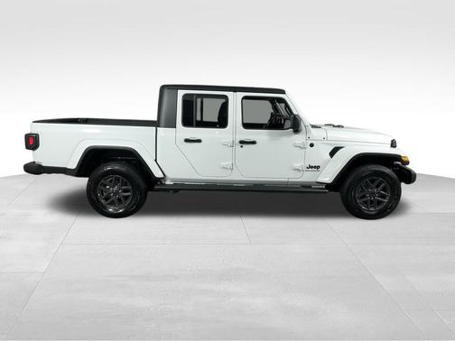 2024 Jeep Gladiator Sport S