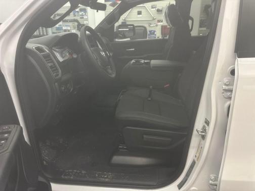 2026 RAM 1500 Warlock Crew Cab 4x4 5'7' Box