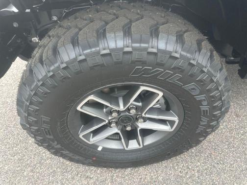 2025 Jeep Gladiator Mojave X